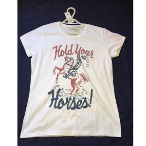 western graphic t-shirt “Hold Your Horses!”